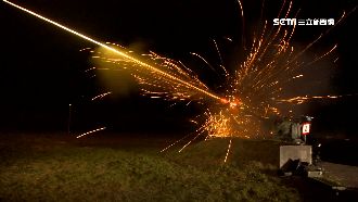 鎖定中共殲七！35快砲夜射超震撼