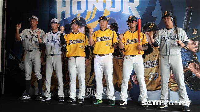 中信新球衣亮相　但這天仍穿傳統球衣