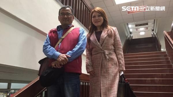報導女老師爽退　女主播被告了