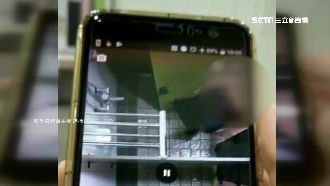 男教練淋浴間藏手機　偷拍女大生洗澡