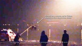 瘋狂的外星人,虐狗（圖/翻攝自YouTube）