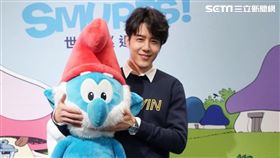 愛看卡通的胡宇威自豪是卡通百科全書。（圖／寬宏藝術提供）