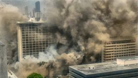 馬尼拉亭閣飯店（Manila Pavilion Hotel）發生火災（圖／翻攝自推特）