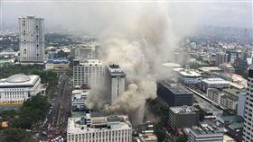 馬尼拉亭閣飯店（Manila Pavilion Hotel）發生火災（圖／翻攝自推特）
