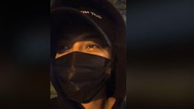 開直播玩「抓豬行動」　羅志祥邀粉絲街頭捉迷藏（圖／翻攝自羅志祥臉書）
