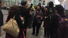 陳菊訪美　抵達首站紐約高雄市長陳菊（中）訪美，17日晚（本地時間）抵達首站紐約。中央社記者黃兆平紐約攝 107年3月18日