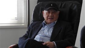 台灣詩人洛夫（筆名：洛夫、野叟）今（19）日凌晨3點在北榮病逝，享壽91歲，在家人陪伴下離開。（圖／翻攝自維基百科）