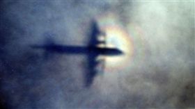 馬航,MH370,殘骸,彈孔,飛機,擊落,馬來西亞,班機,失蹤（圖／翻攝自推特@SputnikInt）