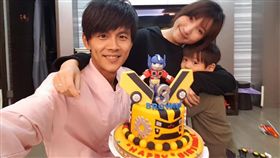 ▲阿翔（陳秉立）結婚5年，感情一向甜蜜。（圖／翻攝自臉書）