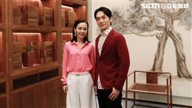 彭佳慧代表索尼音樂歡迎吴牧野加盟。（圖／索尼音樂提供）