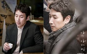 韓劇《我的大叔》劇照，李善均、IU李知恩搭檔演出。圖／CHOCO TV提供