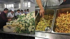 花椰菜,大學,大陸,四川,西華師範大學,料理,贈送,關懷,協助,花菜,微信 圖／翻攝自微信