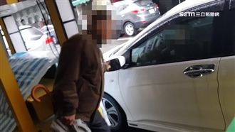 白天車停夜市　狂伯怨擋車扳斷後照鏡