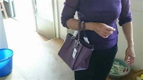 媽媽,名牌包,抱怨,嫌棄,朋友,好看,漂亮,爆怨公社　圖／翻攝自臉書爆怨公社