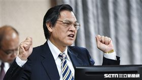 陸委會主委陳明通前往內政委員會備詢。 圖／記者林敬旻攝