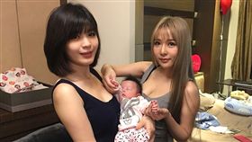 正妹裸體胸抱女嬰，單親媽媽，媽媽，女嬰（記者郭奕均攝影）