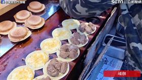 車輪餅包鹽酥雞與起司。（圖／翻攝自小象愛出門臉書）