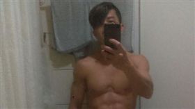 工人,身材,肌肉,人魚線（圖／臉書爆怨公社）