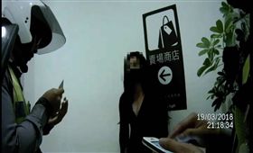 台中,竊盜,盜刷信用卡,男扮女裝