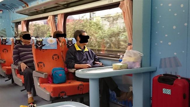 驚見台鐵親子車廂怪象　媽媽火都來了