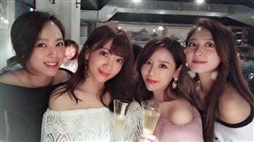 黑澀會美眉，MeiMei（郭婕祈），玉兔（鄭如吟），洪詩（洪詩涵）、勇兔（林筳諭）大合照。（翻攝自臉書）