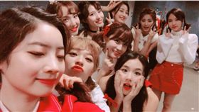 女團TWICE是由9名不同國家女生所組成的團體。（圖／翻攝自臉書）