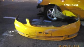 小黃撞飛機車騎士　雙方都稱綠燈行