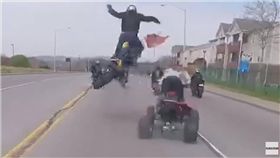 重機,美國,田納西州,翹孤輪,車禍,Brett Sewell　圖／翻攝自YouTube