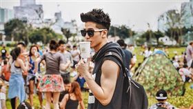 陳銳創立自有眼鏡品牌成CEO，除了網路銷售也有實體店面。（圖／翻攝自臉書）