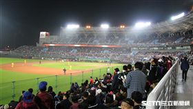 桃園棒球場 開幕戰 中華職棒（資料照／記者王怡翔攝）　