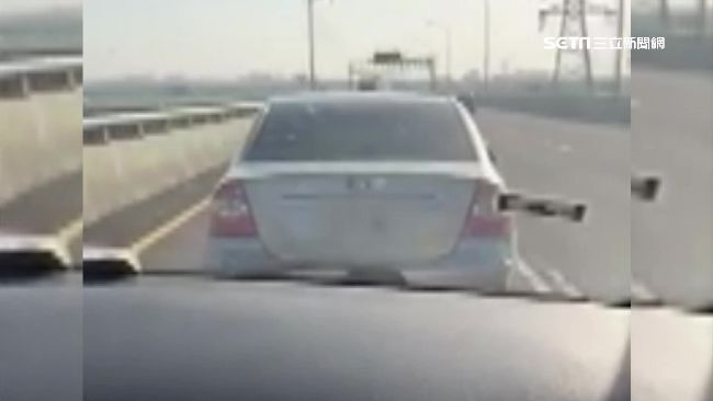 惡意擋道？警察看到了！將罰款並吊照