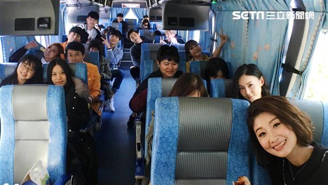 獨／豆花妹找鮮肉群「吃雞」成拖油瓶