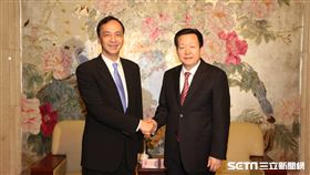 朱立倫市長與蘇州市委書記周乃翔會面／朱立倫參訪鴻海富士康吳淞江廠 新北市府提供