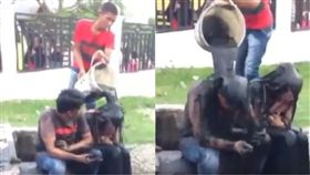 淋汙水,公審,印度尼西亞,Aceh,道德,警察,鞭刑,獨處,私刑,情侶,Nazarul Fitra　圖／翻攝自臉書　https://goo.gl/AXAEyJ