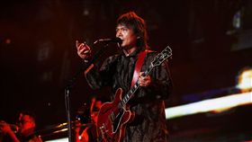 伍佰一出場就引來粉絲尖叫聲不斷。（圖／環球唱片提供）