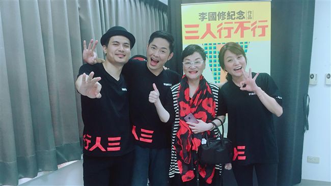 小燕姐驚喜探班　三人行不行笑瘋全場