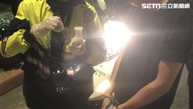 新北,板橋,後車燈,大麻,攔檢,縣民大道,毒品危害防制條例(圖/翻攝畫面)