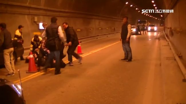 砂石車助陣！蘇花隧道甕中抓鱉逮毒販