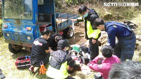 新北市,石碇,碇坪路二段,運輸車,翻覆,命危，翻攝畫面