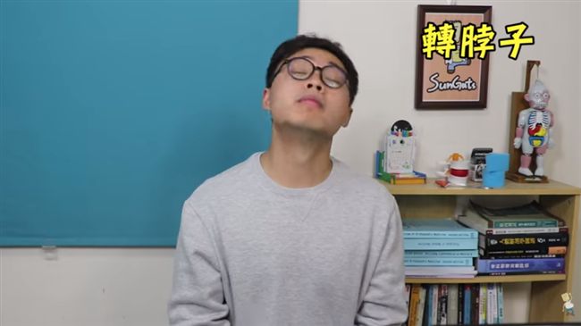 肩頸痠痛別再「轉脖子」　嚴重恐癱瘓