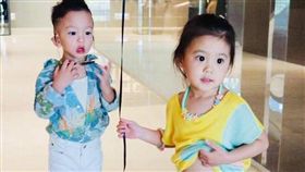 咘咘，小V寶(翻攝自徐若瑄臉書)