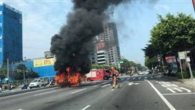 新北市,林口,文化一路,忠孝路,火燒車,小貨車，翻攝自林口大家庭