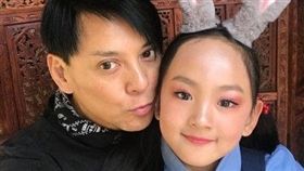 ▲莫少聰女兒拿下花式溜冰冠軍，爸爸開心的直喊愛你。（圖／翻攝自莫少聰微博）