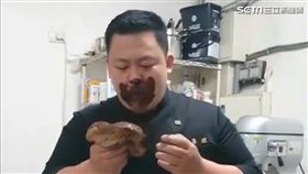 小胖老師【王勇程】示範髒髒包正確吃法