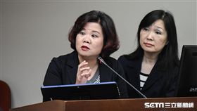 勞動部長許銘春前往衛生及環境委員會備詢。 圖／記者林敬旻攝