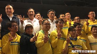 台北燈節感恩餐會！柯文哲鞠躬謝基層