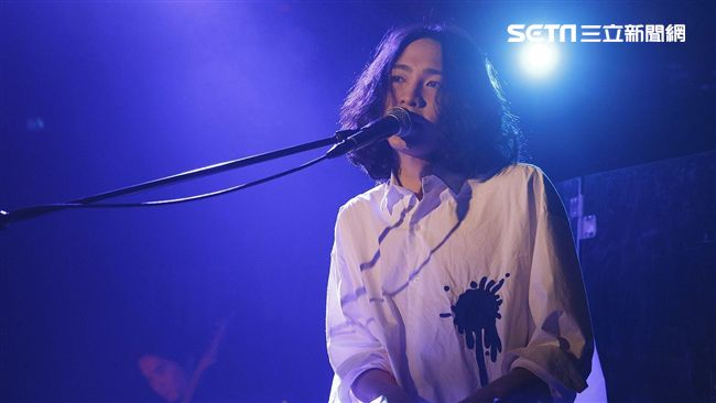 太嚇人！男星護嗓秘訣竟是「香菜水」