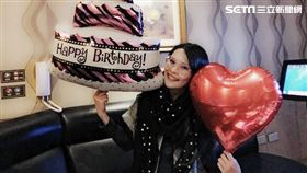 周蕙哀號連12個生日蛋糕讓馬甲線離她遠去。（圖／華研提供）