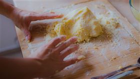 姑姑,三姑六婆,婆媳問題,婆媳,婆婆,掃墓,媳婦,老公,靠北婆家　翻翻攝自Stocksnap.io　https://goo.gl/zOIQSK