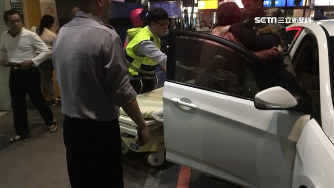 快生了！「警急」開道助孕婦順產
